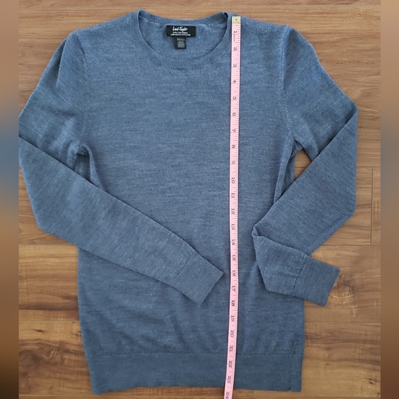 Lord & Taylor merino wool sweater blue M crew neck thin cozy - Picture 5 of 9